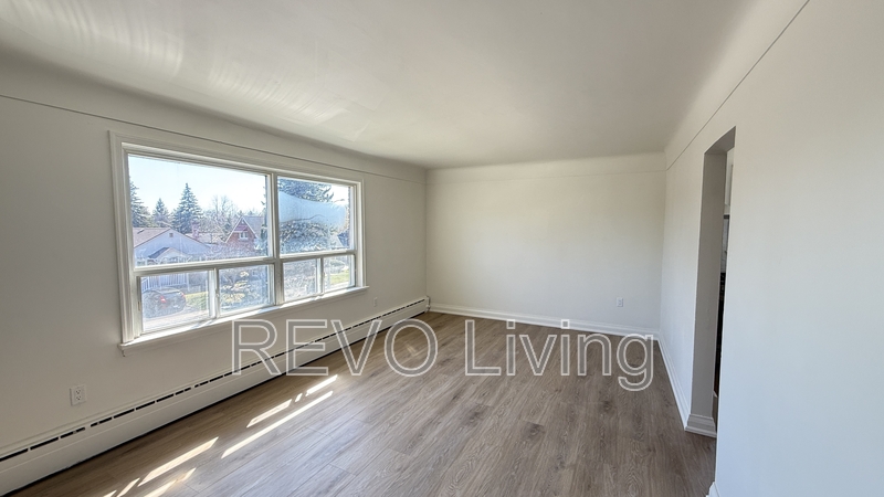 Niagara Falls House: 6911 Barker Street