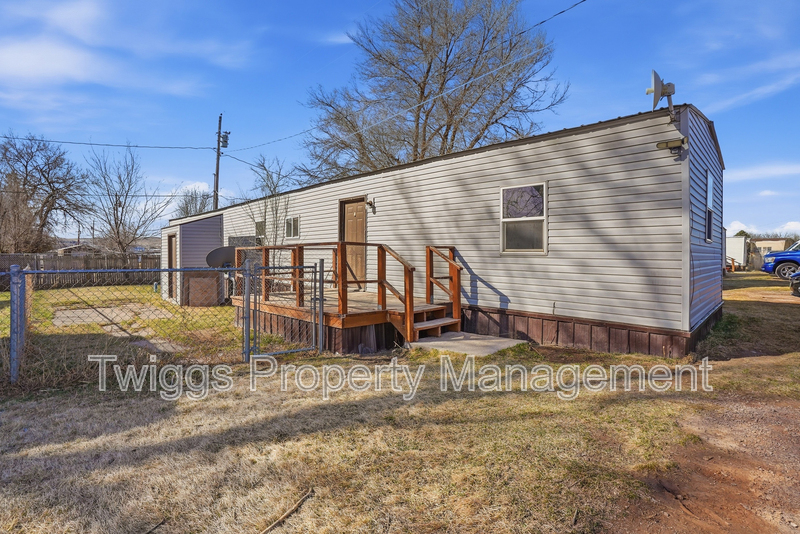 Box Elder House: 107 Gumbo Drive