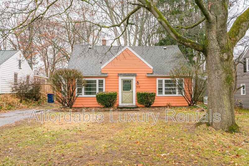 Brighton House: 805 N Landing Rd