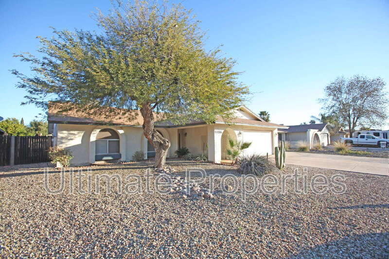 Glendale House: 5736 W Angela Dr