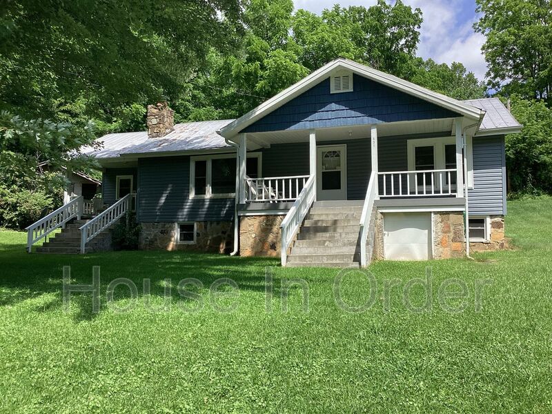 Waynesville House: 431 White Oak Rd.