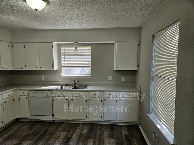 105 Smith Lane Unit H  TX 78666 - Photo 6