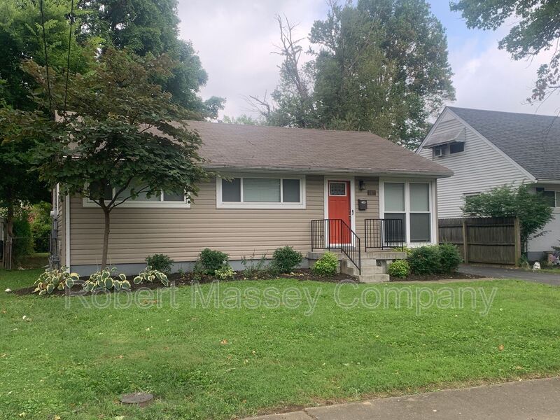 Louisville House: 2611 Gardiner Lane