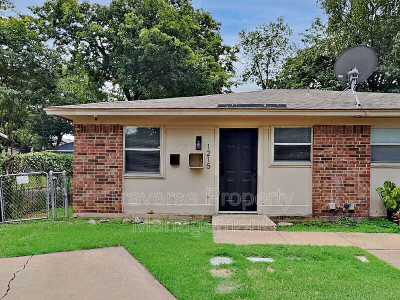Fort Worth Condo: 1215 Lowe St