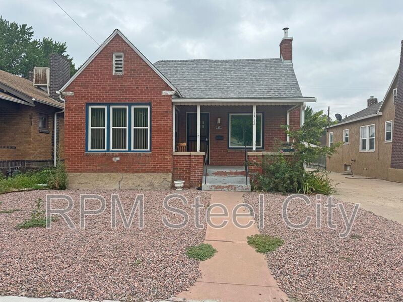 Pueblo House: 1322 Claremont Ave