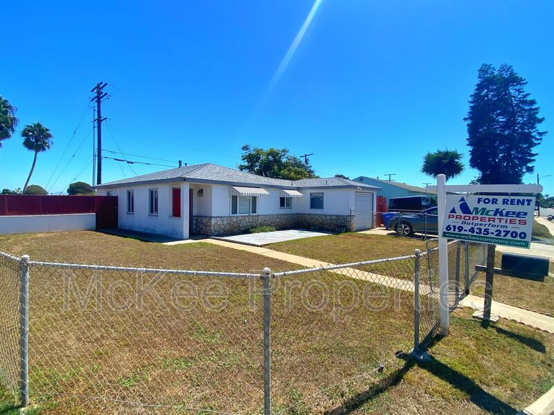 Imperial Beach House: 903 4th Street