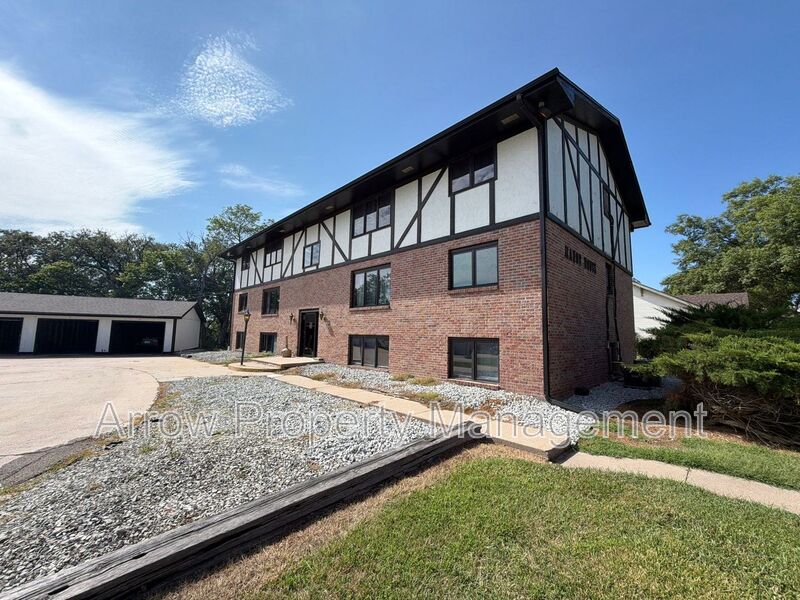 Beatrice Condo: 601 N 4th Street-2