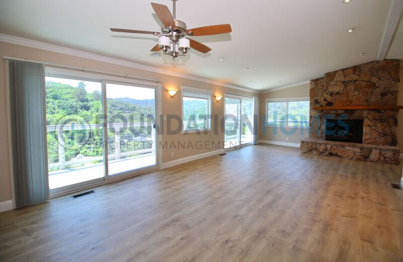 Fairfax House: 93 Live Oak Ave