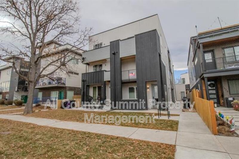 Denver Townhome: 1571 N King Street
