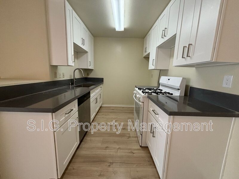 Tujunga Condo: 10241 Commerce Ave