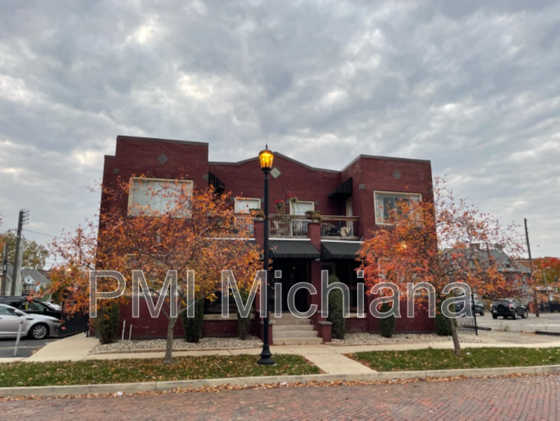 South Bend Condo: 117 Franklin Pl
