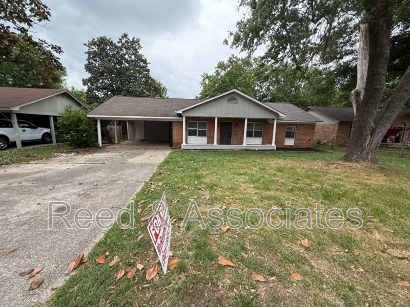 Memphis House: 6337 Branderham Drive