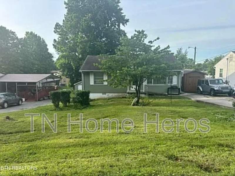 Knoxville House: 2810 Cecil Avenue