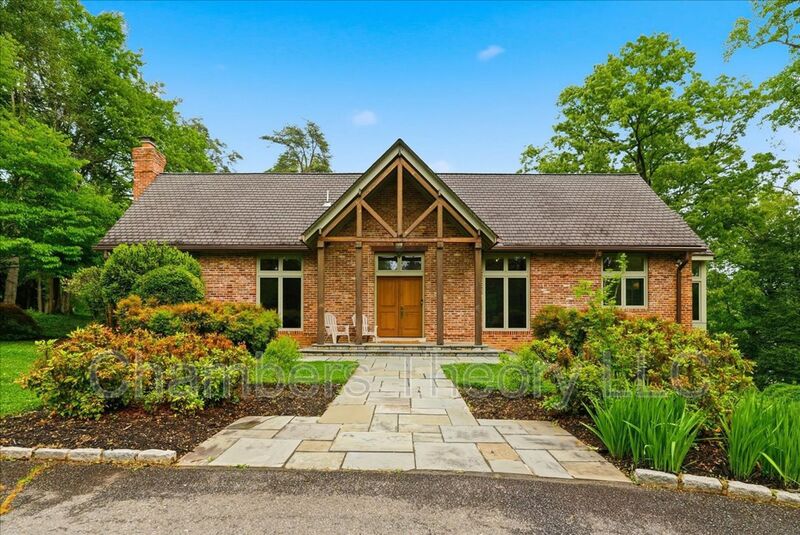 Mclean House: 6044 Ramshorn Pl