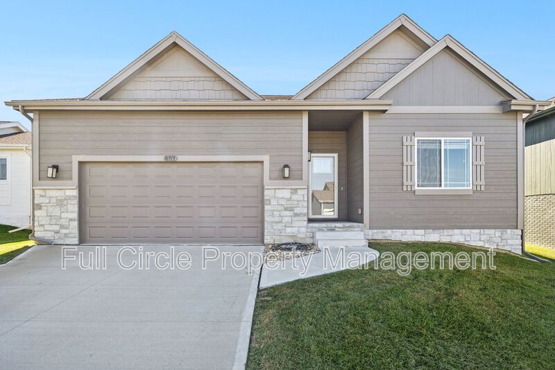 Omaha House: 16915 Nebraska Ave