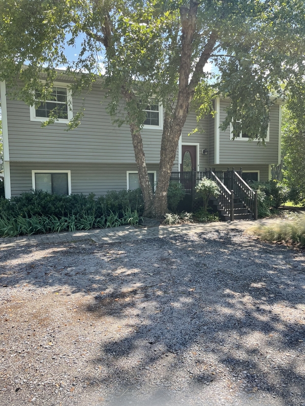 Deale House: 725 Masons Beach Road