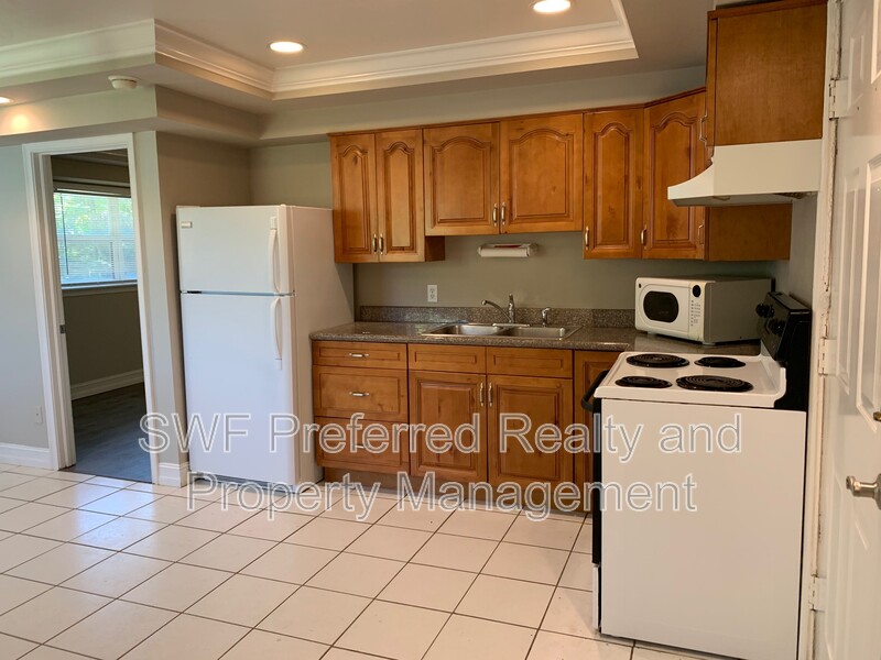 FORT MYERS BEACH House: 222 FAIRWEATHER LANE