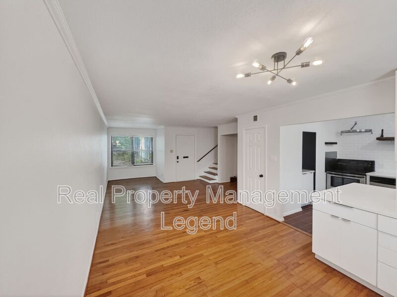 Dallas Condo: 4944 N Hall St.