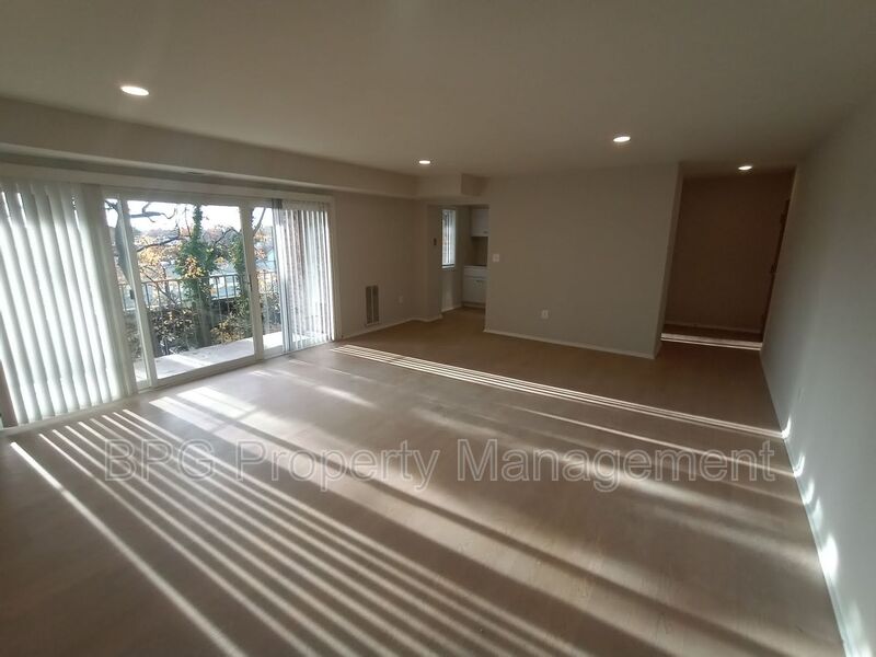 Manassas Condo: 8812 Wesley Ave