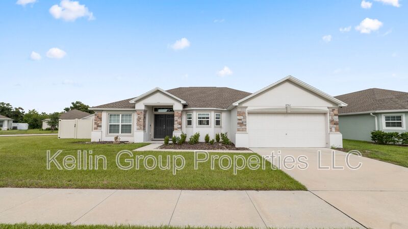 Lakeland House: 4762 Drake Ave