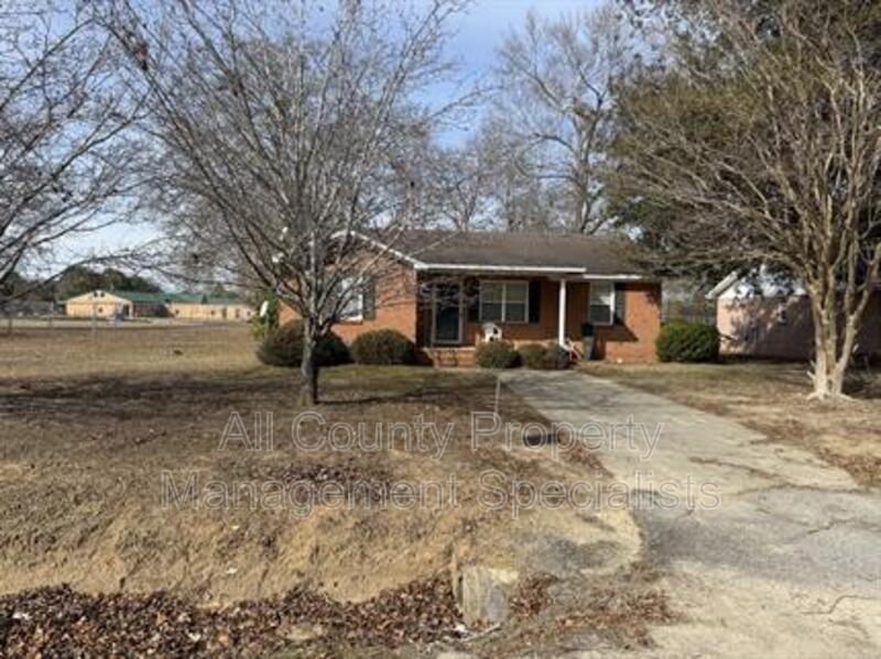 Sumter House: 21 W Red Bay Rd