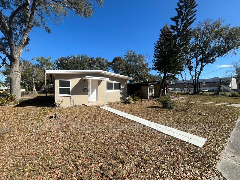 Orlando House: 1 E King St