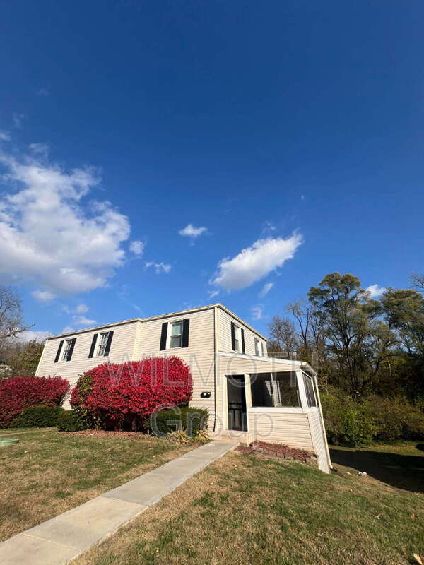 Indianapolis House: 6967 North College Avenue