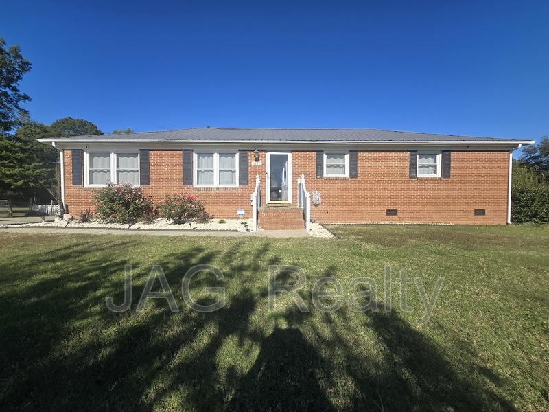 Matthews House: 3117 Smith Farm Road