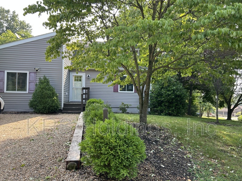 McGaheysville House: 2030 Hawksbill Rd
