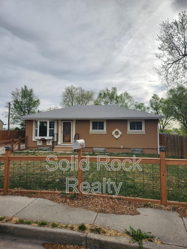 Colorado Springs House: 1139 Mount Werner Circle