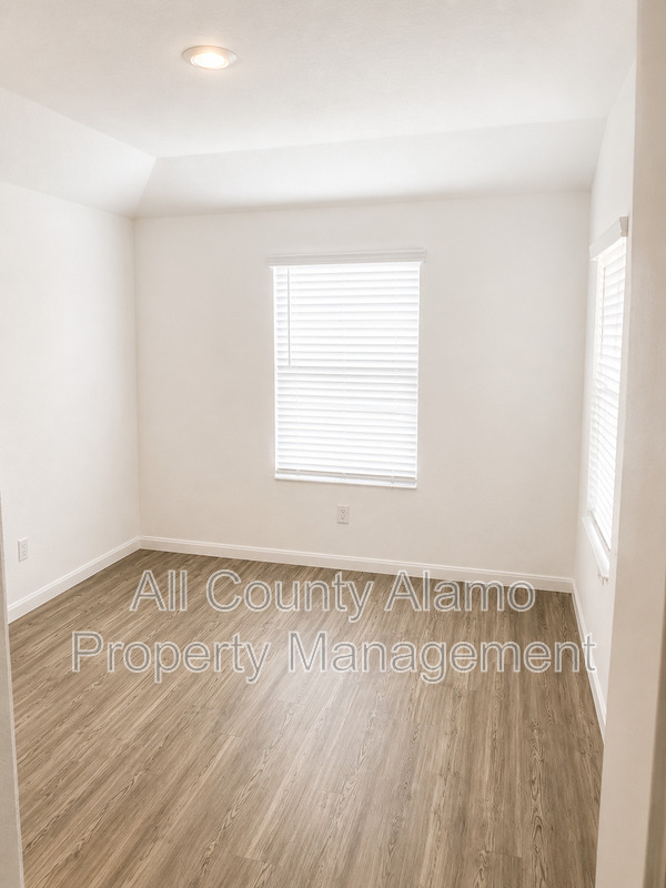 Main Rental Photo 14