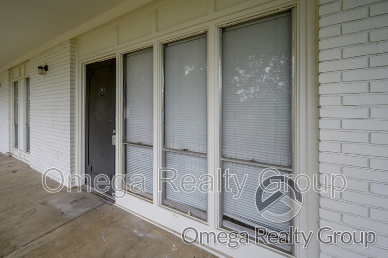 Montgomery Apartment: 4724 S Court St