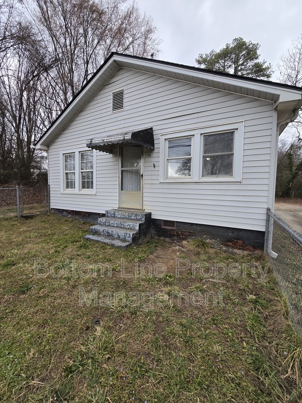 Kannapolis House: 504 Bethpage Rd