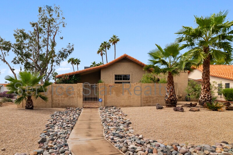 Scottsdale House: 15226 N 51st St