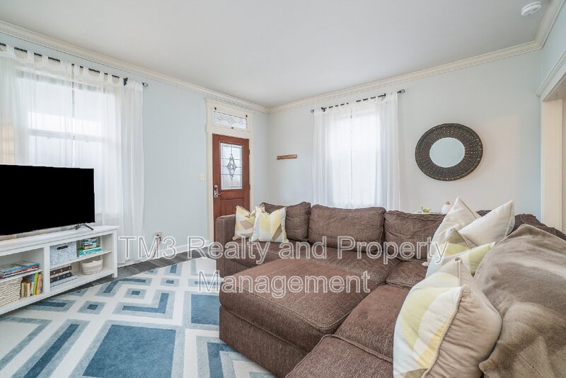 Leavenworth House: 818 South Esplanade Street
