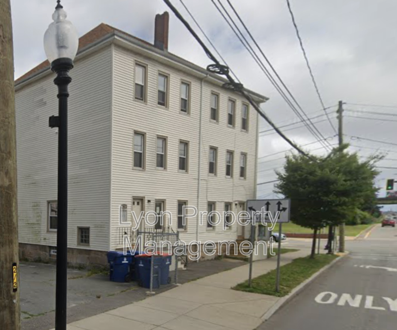 New Bedford Condo: 92-94 Ashley Blvd