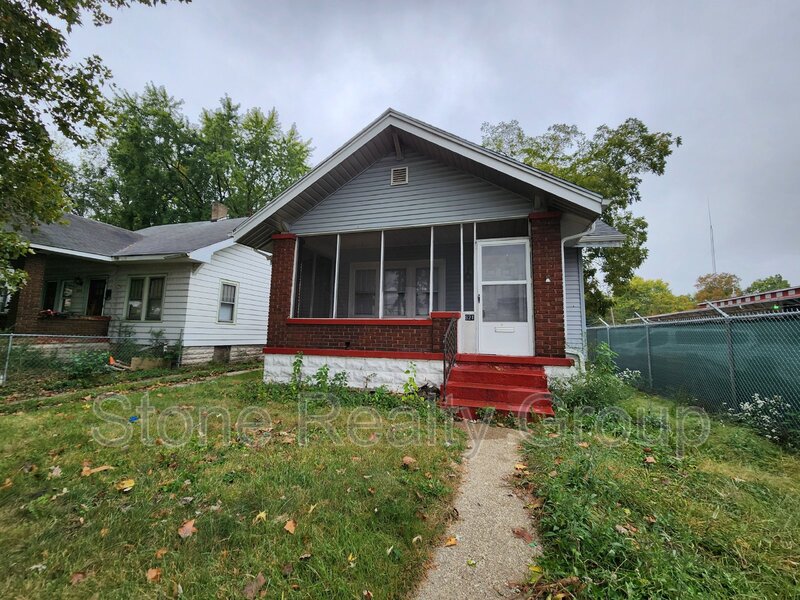 Terre Haute House: 821 S 10th Street