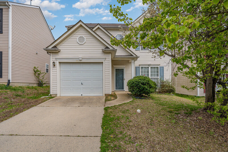 Charlotte House: 1231 Joannas Ct
