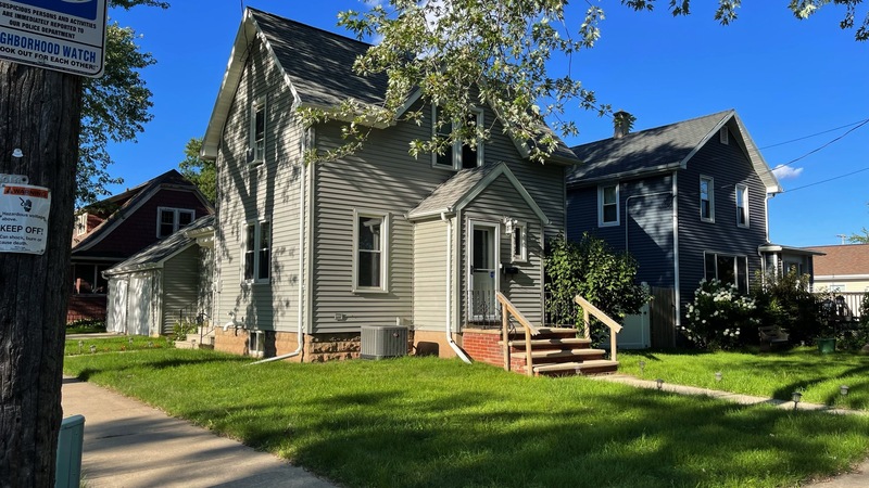 Appleton House: 932 West 8th Street