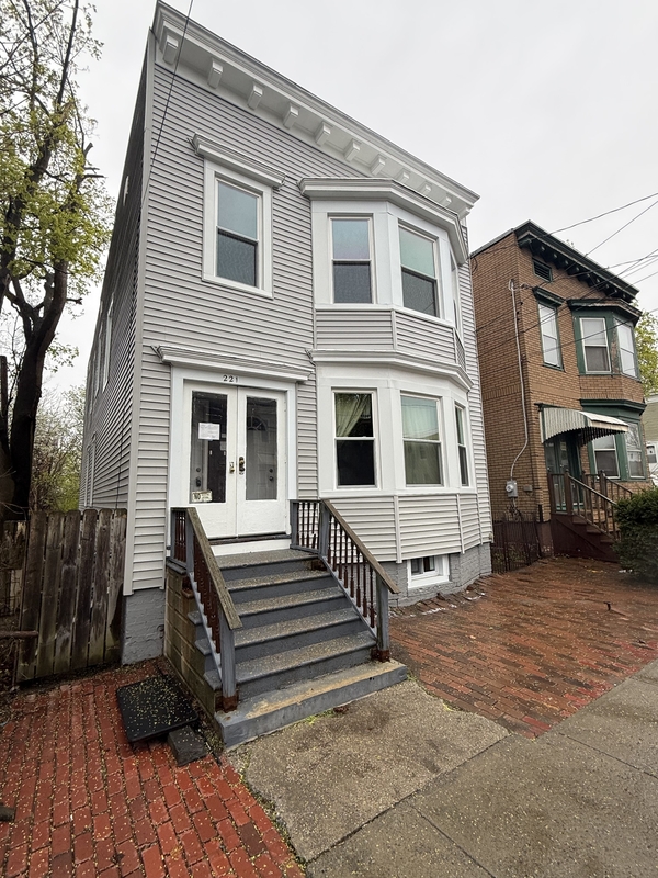 Albany Condo: 221 South Swan Street - 2