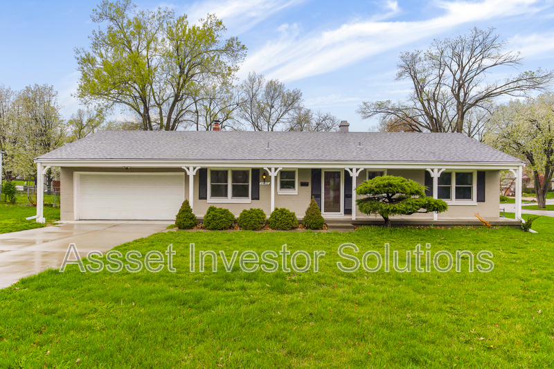 Leawood House: 8400 State Line Rd