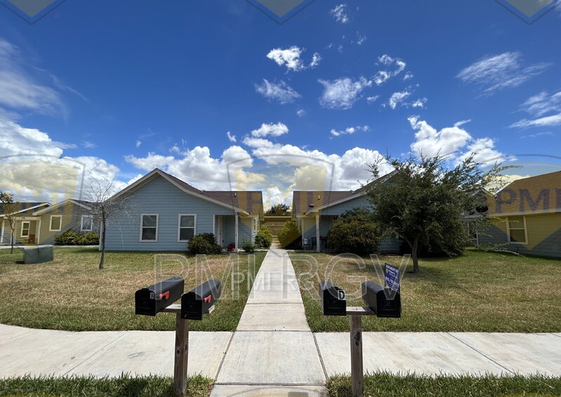 Edinburg Condo: 1420 Quitaca Dr