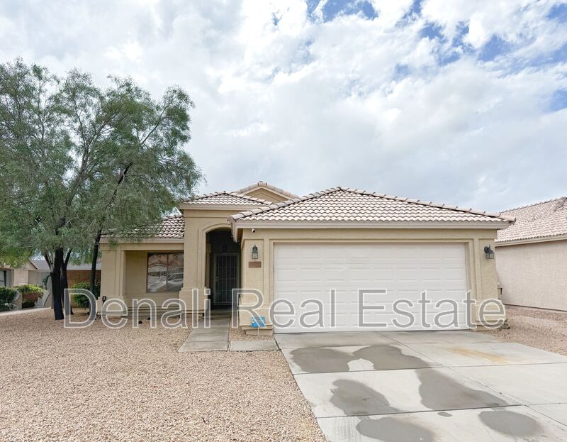 Glendale House: 6757 W. Gardenia Avenue