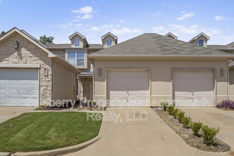 Fort Worth House: 8015 Ederville Circle