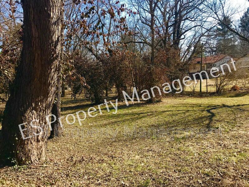 Great 3 Bedroom 1.5 Bathroom Home in Washington Township! - Photo 28