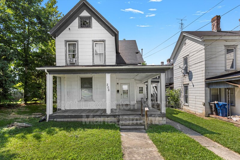 Request a Viewing for 206 S Maple St Tenant Turner