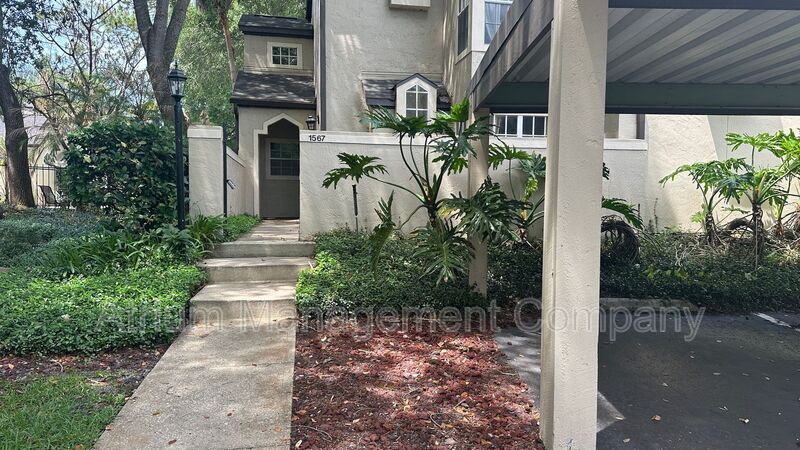 Lake Mary House: 1567 Farrindon Circle