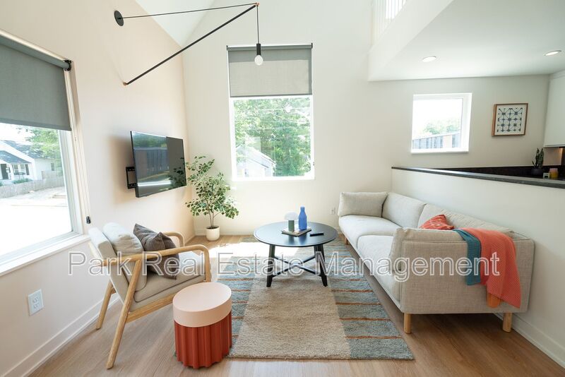 Raleigh House: 901 E. Edenton Street