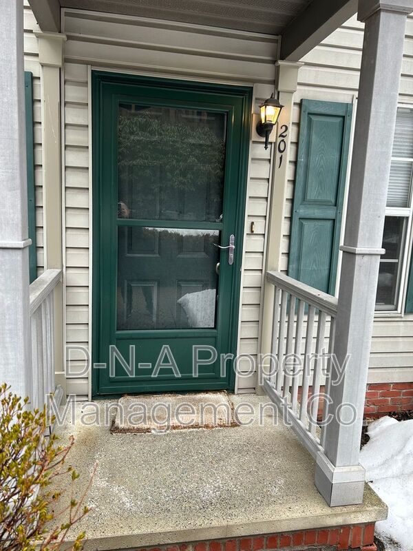 East Stroudsburg House: 201 Walnut Grove