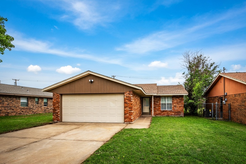 Lawton House: 6111 Northwest Maple Avenue